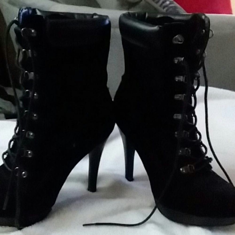 Just Fab 8.5 black bootie